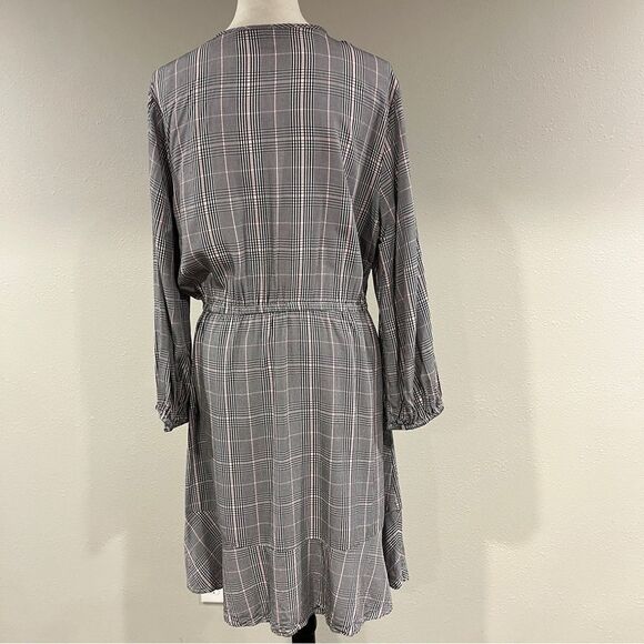 Old Navy Plaid long sleeve knee length Dress - Picture 6 of 12